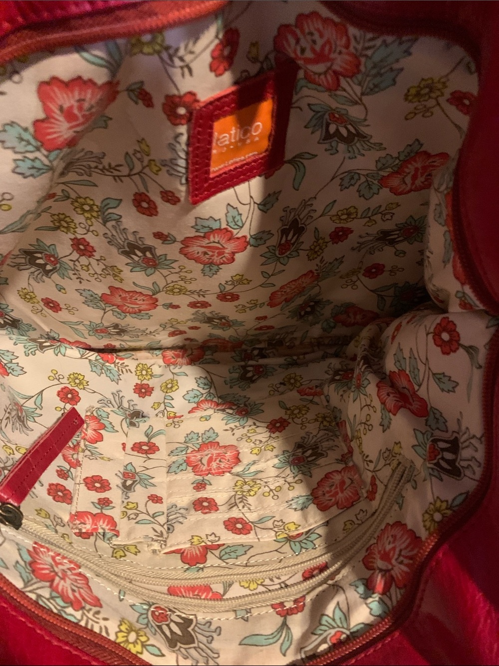 Vintage Latico Red Leather Tote Bag with Floral Lining - Picture 5 of 6